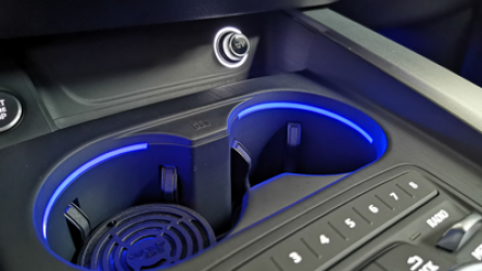 Audi_A4_B9_8W_A5_F5_Getränkehalterbeleuchtung (5)4